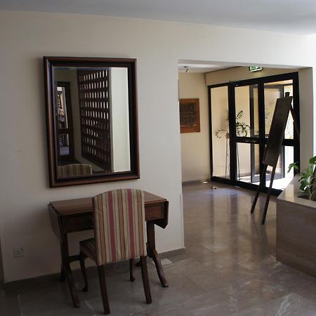 Sunflower Hotel Apartments Larnaca Exterior photo